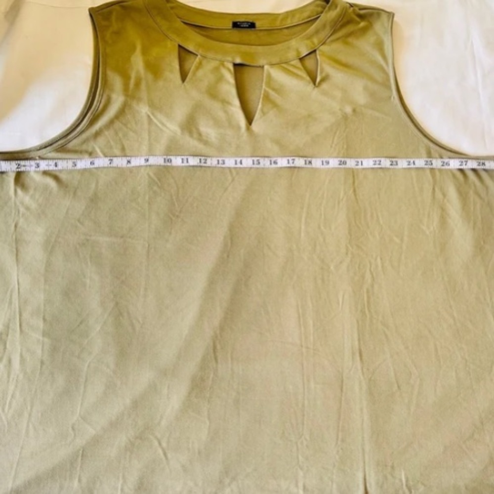 Size 3X sleeveless blouse